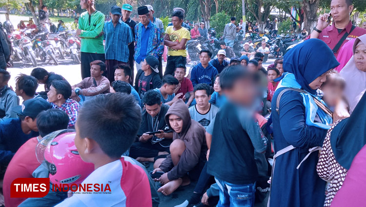 Di Balik Demo Turunkan Sekda, Ada Balita, Anak Bolos Sekolah dan Peserta Dibayar Rp 50 Ribu