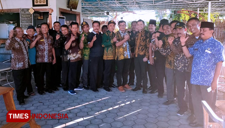 Kades yang hadir dalam pertemuan yang diinisiasi oleh ketua Askab terpilih. (FOTO: Rizki Alfian/TIMES Indonesia)
