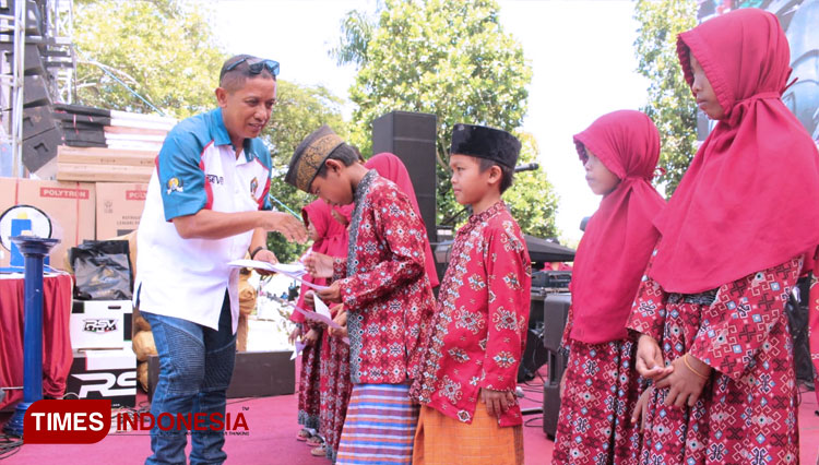 Polres Blitar Santuni Anak Yatim di Bhayangkara Adventure Seven