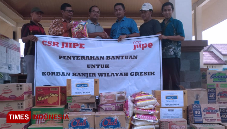 Meski Sudah Surut, Bantuan untuk Korban Banjir Gresik Terus Mengalir
