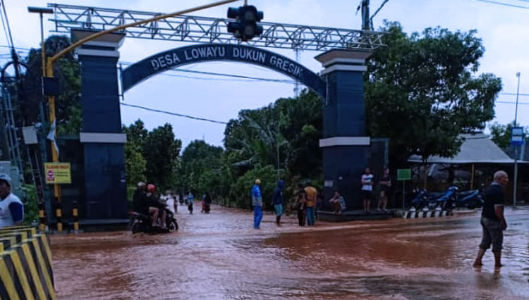 Drainase Tersumbat, Kampung Halaman Bupati Gresik Kebanjiran