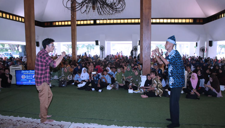 Motivator Disabilitas Memberikan Penyemangat Ke Anak-anak Muda Banyuwangi (Foto: Istimewa)