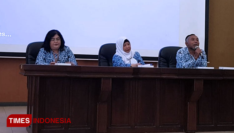  Plt Kepala BPTP Jatim yang juga merupakan Kepala Ballitas, Dr. Titik Sundari MP, saat tatap muka dengan seluruh ASN BPTP Jawa Timur bertempat di Aula Wedhartaru, BPTP Jawa Timur, Jumat (17/1). (FOTO: ajp.TIMES Indonesia)