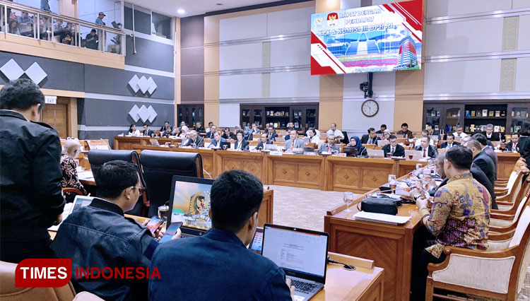 Komisi III DPR Gelar RDP dengan Pimpinan dan Dewan Pengawas KPK