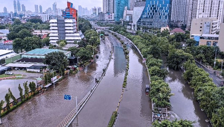 Banjir Jakarta (FOTO: antara/Muhammad Adimaja)