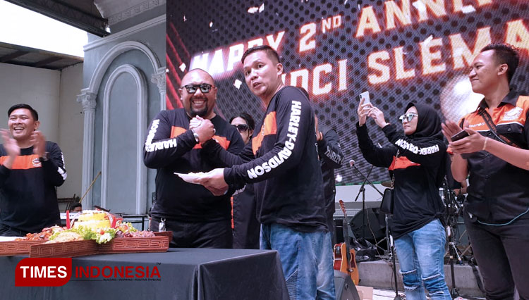 Komunitas Harley-Davidson Club Indonesia (HDCI) Sleman Yogya merayakan HUT yang ke-2 di halaman depan Jogja City Mall (JCM), Minggu (2/2/2020). (FOTO: Istimewa/TIMES Indonesia)