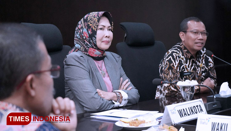 Dewanti-Rumpoko.jpg