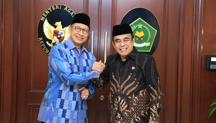 Menag Fachrul Razi saat menerima Lukman Hakim Saifuddin (FOTO: Kemenag)