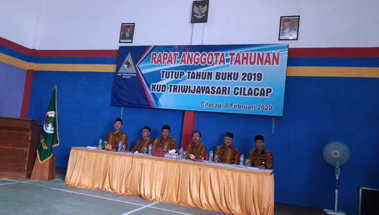 Suasana RAT KUD Tirwijayasari. Serius tapi santai. (foto: Istimewa)