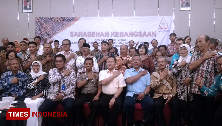 Peserta Sarasehan Kebangsaan bersama perwakilan 42 paguyuban penganut kepercayaan di Hotel Burza, Yogyakarta Rabu (12/2/2020) petang. (FOTO: Dwijo Suyono/TIMES Indonesia)