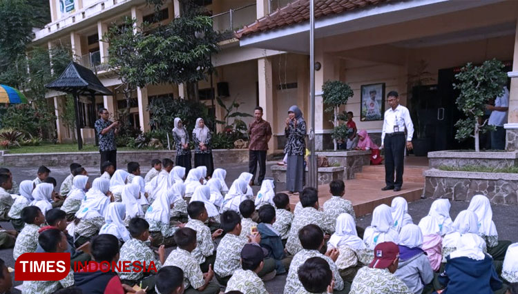 Kunjungan MI Sunan Ampel Kesambi, Porong, Sidoarjo ke BBPP Batu, Rabu (12/2020). (FOTO: AJP/TIMES Indonesia)