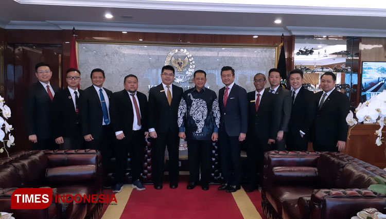 Para pimpinan National Board of Director (NBOD) JCI Indonesia saat menggelar Audiensi dengan Ketua MPR RI, Bambang Soesatyo (Edi Junaidi Ds/TIMES Indonesia)