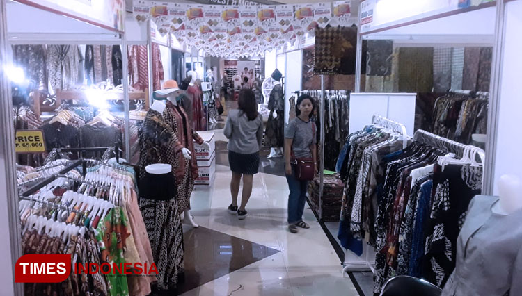 Suasana Solo Great Sale UKM di Grand Atrium Solo Paragon Mall, Kamis (13/2/2020). (Muhamad Shidiq/TIMES Indonesia)