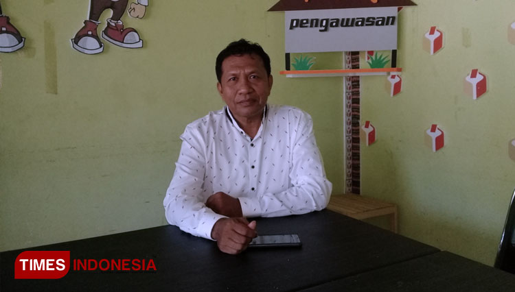 Ketua Bawaslu Kabuapten Sumba Timur NTT, Anwar Engga. (FOTO: Habibudin/TIMES Indonesia)