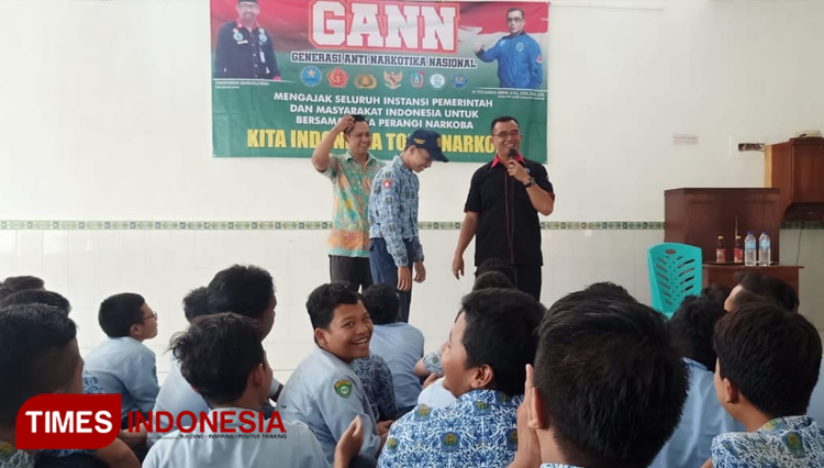 Saat GANN Jombang melakukan sosialisasi di SMP Muhammadyah 1 Jombang. (FOTO: Moh Ramli/TIMES Indonesia)