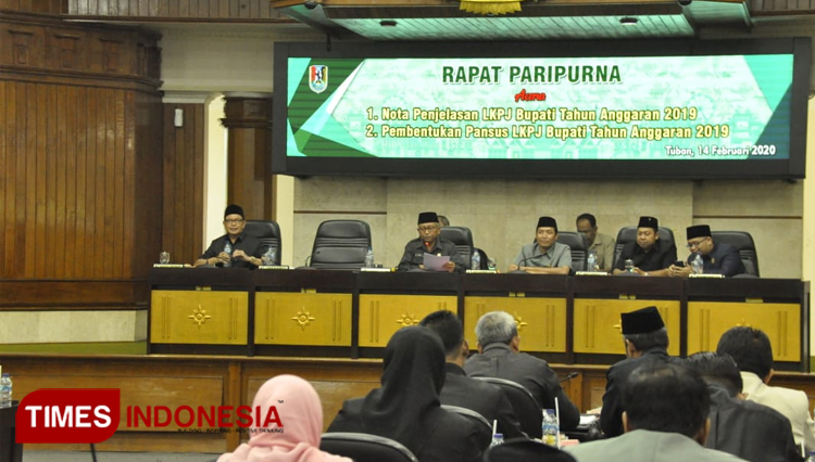 Rapat Paripurna agenda penyampaian Laporan Keterangan Pertanggungjawaban (LKPJ) Akhir tahun Anggaran 2019, Jumat (14/02/2020). (Foto: Safuwan/TIMESIndonesia)