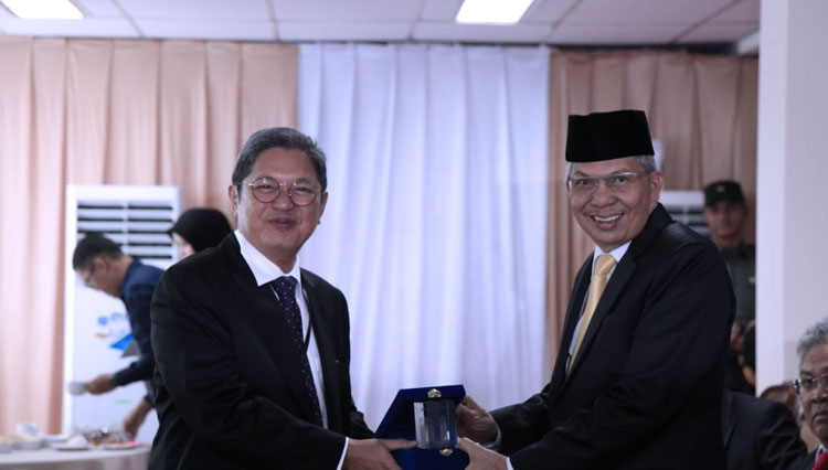 Wagub Sumsel Mawardi Yahya saat serah terima jabatan Kepala BI Palembang (Foto: Istimewa)