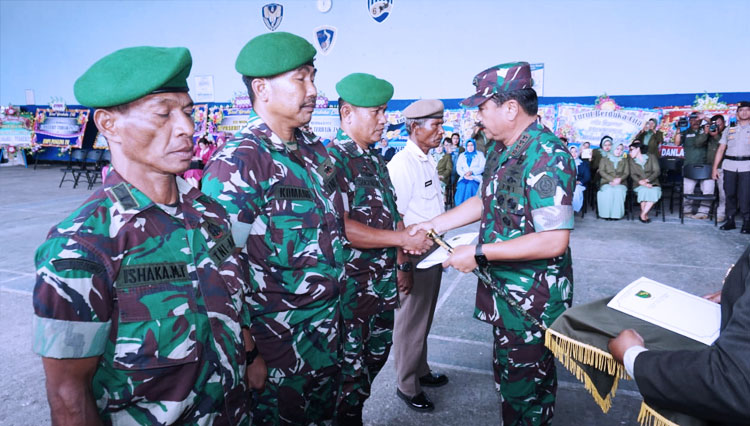 Panglima TNI Berikan Kenaikan Pangkat Luar Biasa untuk Korban Heli Mi-17