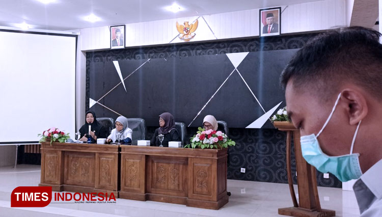 Konferensi pers di RSUD Blambangan, Banyuwangi. (FOTO: Agung Sedana/ TIMES Indonesia)