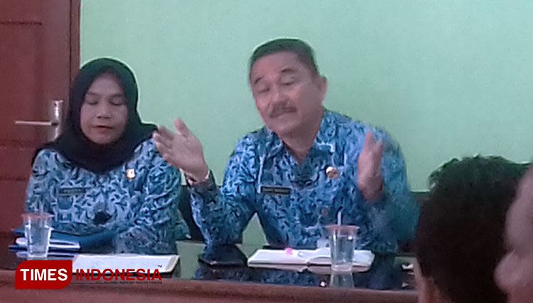 Saat audiensi, Paryono berorasi di depan 500 anggotanya. (FOTO: Estanto/TIMES Indonesia)