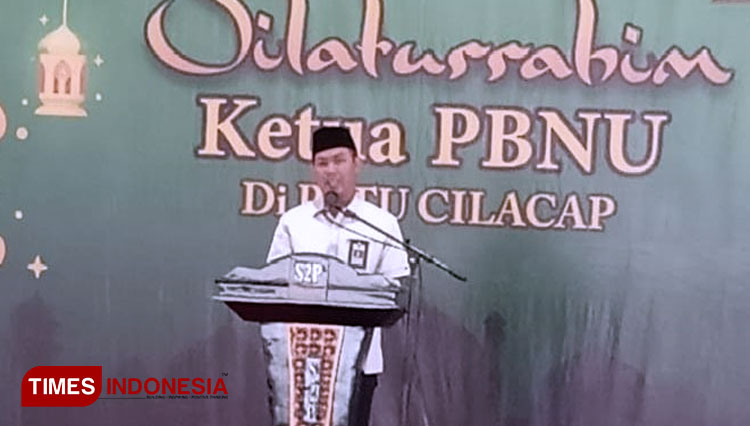 Wabup Cilacap sedang memberikan sambutan, Solehan merupakan salah satu yang mendapat penghargaan. (FOTO: Estanto/TIMES Indonesia)