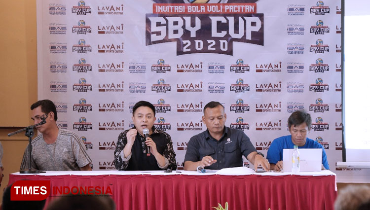 Technical Meeting panitia penyelenggara Invitasi Bola Voli Pacitan SBY Cup 2020 di Hotel Grand Bromo Pacitan, Sabtu malam (20/20/2020). (Foto: Safuwan/TIMES Indonesia)