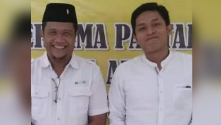Agus Santoso (pakai peci) bersama Mahmud Aedi Widhanto (Foto istimewa)