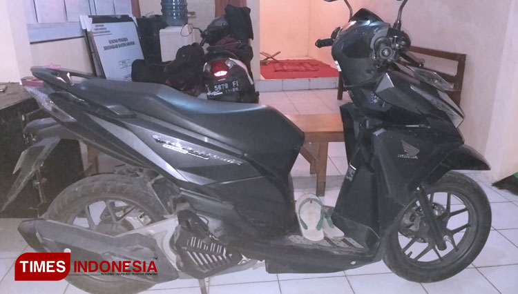 Mencuri-Motor-2.jpg