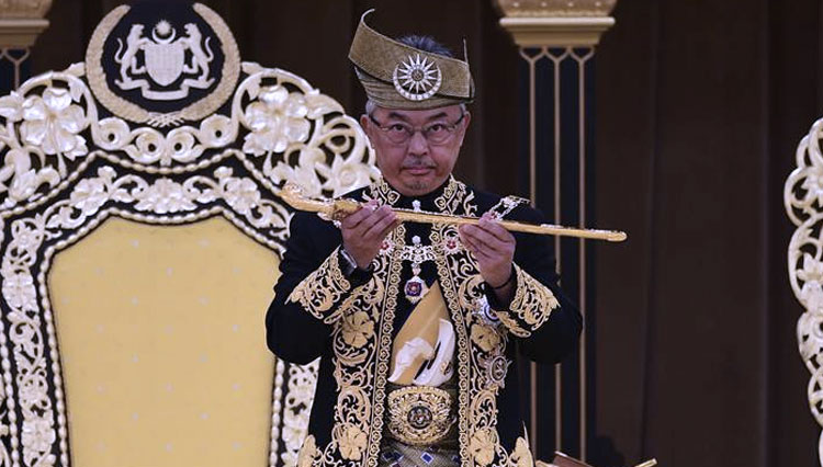 Raja Malaysia Abdullah Ri'ayatuddin Al-Mustafa Billah Shah saat penobatan kerajaan di Istana Nasional, Kuala Lumpur. (FOTO: indibuzzonline.com)