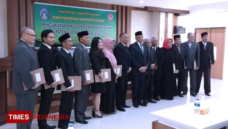 Kukuhkan 11 Anggota Dewan Pendidikan Sleman, Inilah Harapan Bupati Sleman