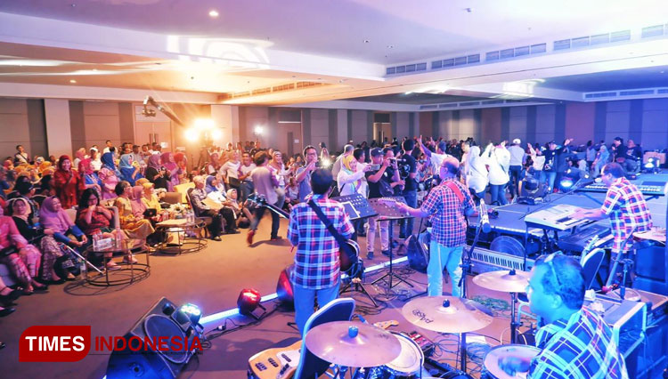 Palm-Park-Hotel-Surabaya-2.jpg