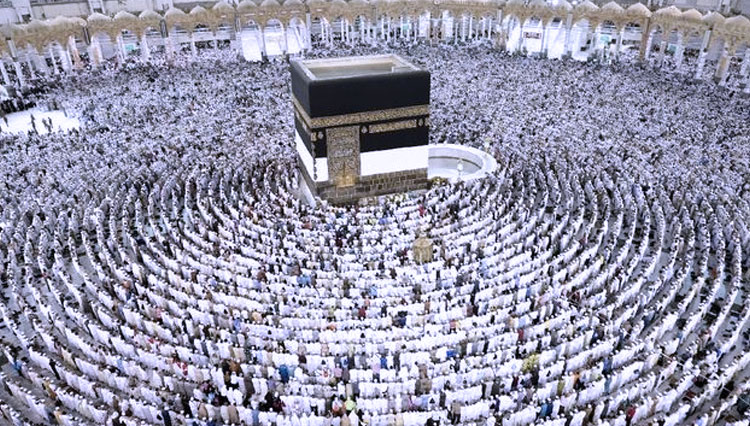 Menlu RI Minta Jemaah Umrah Yang Sedang Perjalanan Tetap Diterima