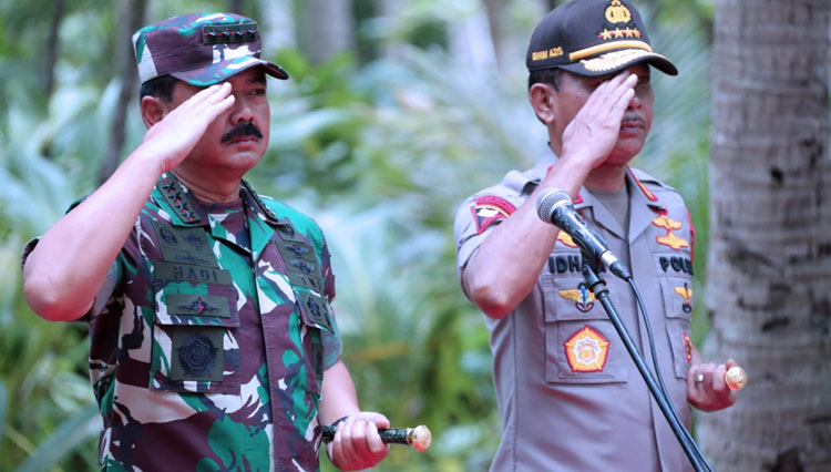Panglima TNI Marsekal TNI Hadi Tjahjanto dan Kapolri Idham Aziz. (FOTO: Dok. Istimewa)