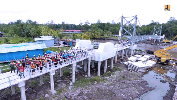 Pembangunan-Jembatan-Gantung-3.jpg
