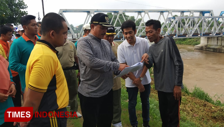 The Mayor of Madiun visit Kampung Pesona and join the local community on their activities. (Photo: Yupi Apridayani/TIMES Indonesia)