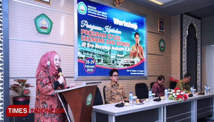 Penuhi Tuntutan Revolusi Industri 4.0 FEB Unisma Malang Gelar Workshop Peninjauan Kurikulum