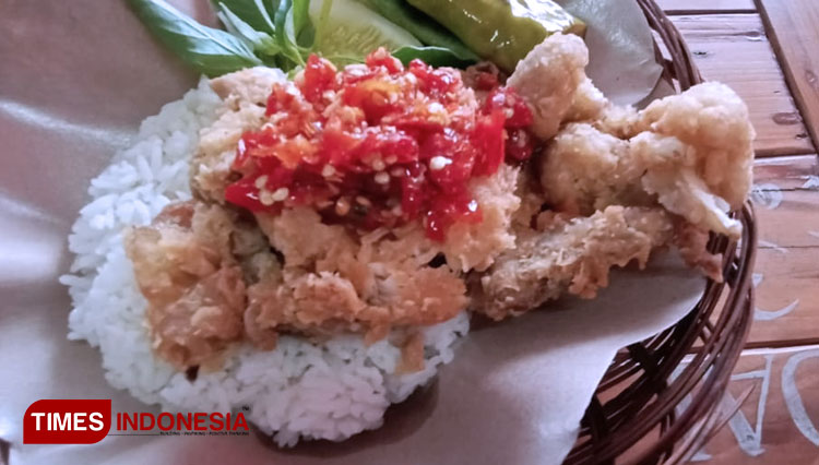 Geprek Sam Adnan, di Jalan Kh Hasyim asyari, Dusun Krajan, Desa Genteng Wetan, Kecamatan Genteng, Banyuwangi. (Foto: Febri Wiantono/TIMES Indonesia)
