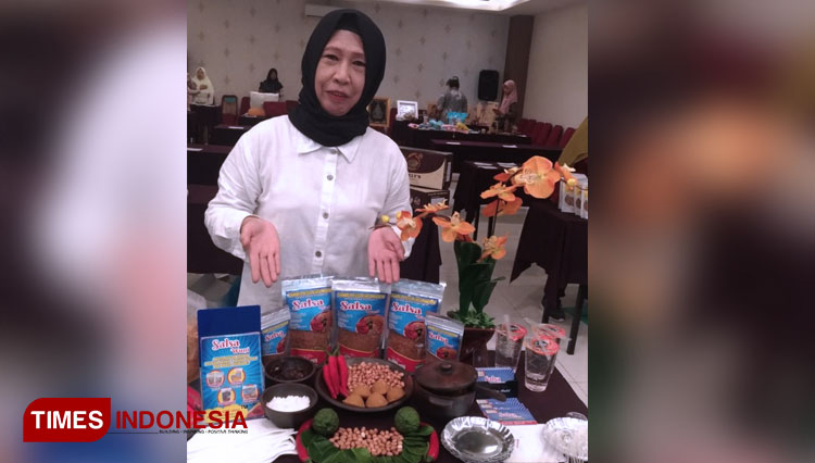 Sambel pecel Salsa Wuni dibuat dari bahan pilihan dan diolah secara tradisional. (FOTO: Novita Dwi H/TIMES Indonesia/AJP TIMES Indonesia)