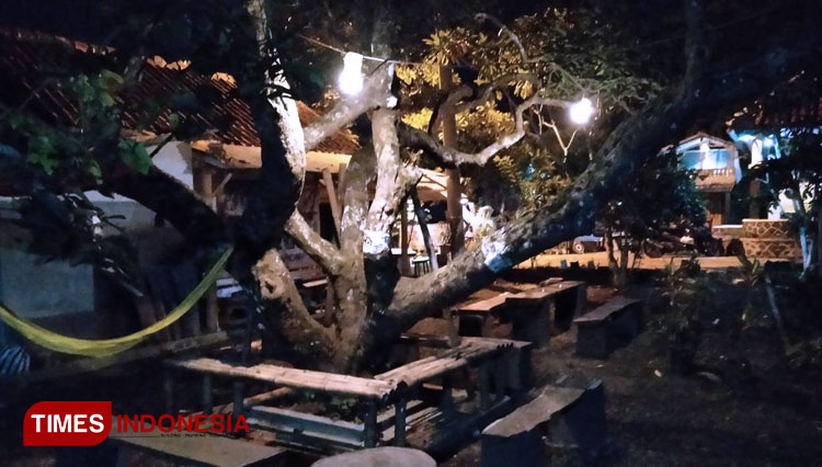 Saung-Kopi-Poek-Mongklek-3.jpg