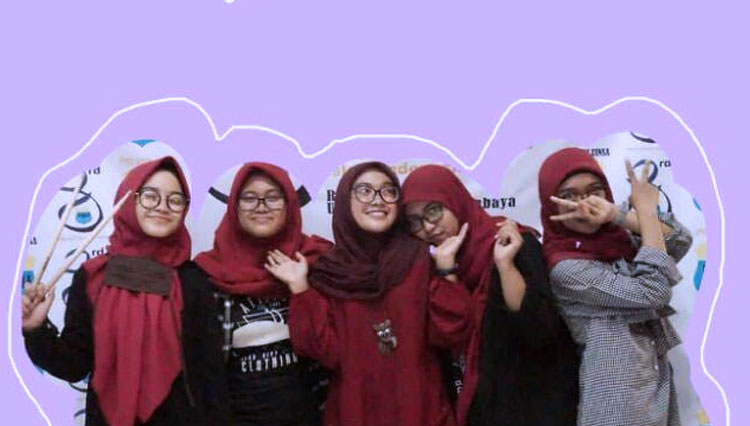 Band lokal Jawa Timur, Infrared yang beranggotakan lima perempuan. (Foto: Istimewa)