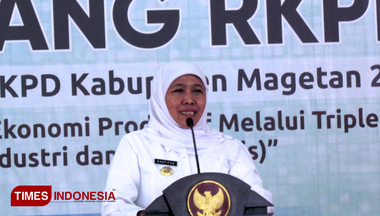 Gubernur Jatim, Khofifah Indar Parawansa saat menghadiri acara Musrenbang di Kabupaten Magetan, Rabu (11/3/2020). (Foto: Aditya Candra/TIMES Indonesia)