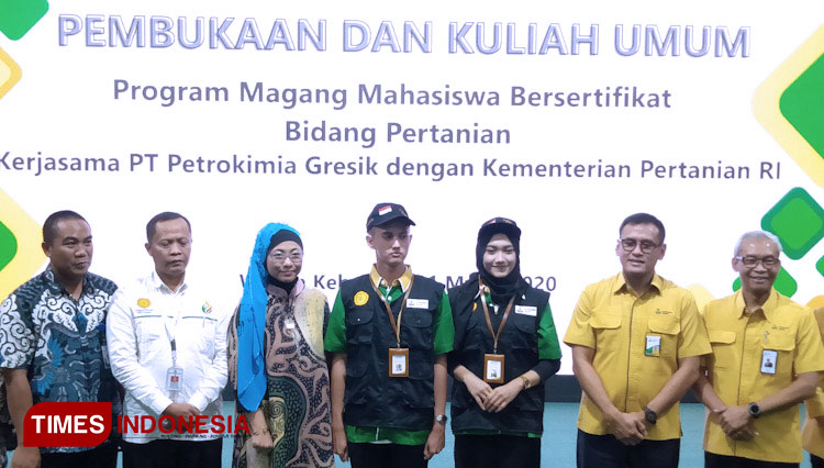 The official opening of internship program at Petrokimia Gresik. (PHOTO: Akmal/ TIMES Indonesia)
