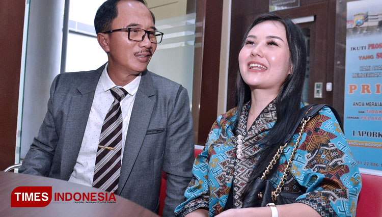 Sarah Gibson Penuhi Panggilan Polda Jatim Terkait Kasus Carding - TIMES  Indonesia