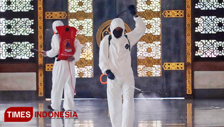 Illustration – Disinfectant spraying. (PHOTO: TIMES Indonesia) Thursday, 26 March 2020