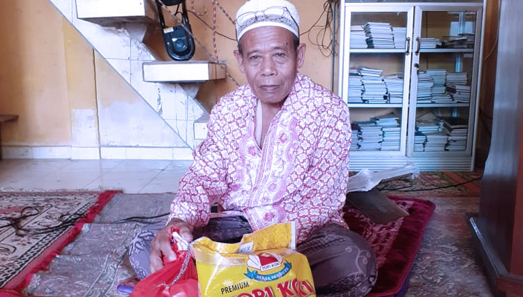 Bantuan Sembako yang diberikan AMB Kepada Warga Pangkalan Balai. (Foto: Istimewa)