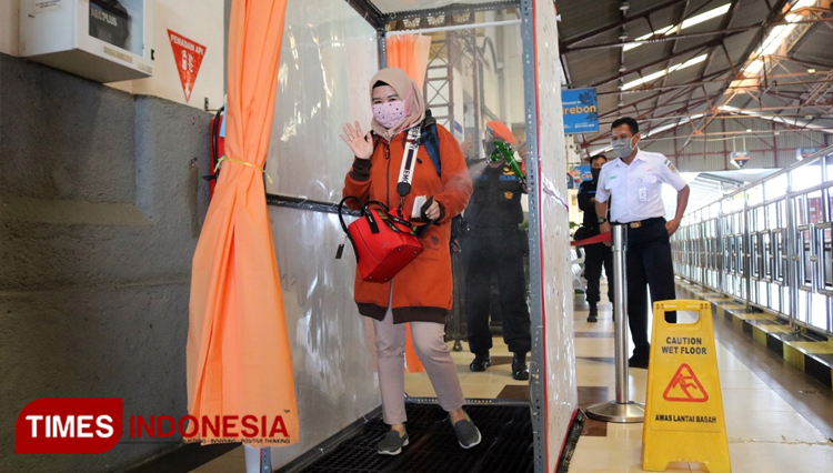 Bilik Disinfektan yang baru dipasang di Stasiun Cirebon. (Foto: Humas Daop 3 Cirebon for TIMES Indonesia)