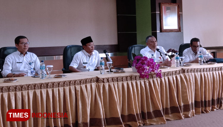 Koordinasi Pemkot Malang bersama pihak RSSA Malang. (Foto: Naufal Ardiansyah/TIMES Indonesia)