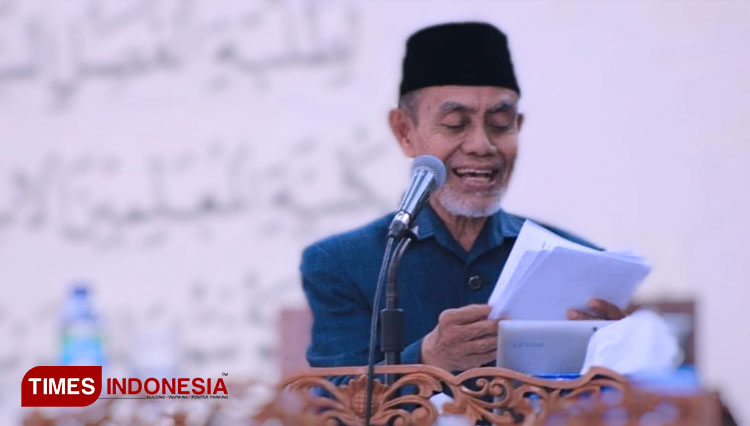 KH. Hasan Abdullah Sahal pimpinan dan pengasuh Pondok Modern Darussalam Gontor, Ponorogo. (FOTO: Istimewa/TIMES Indonesia)