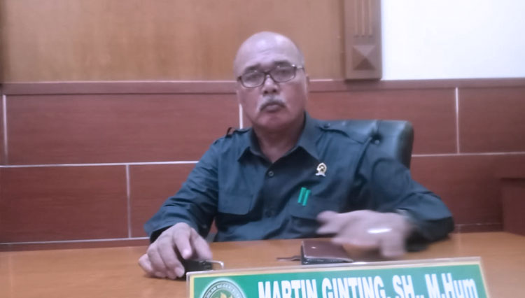 Humas Pengadilan Negeri Surabaya, Martin Ginting Jumat (27/3/2020). (Foto : Istimewa) 