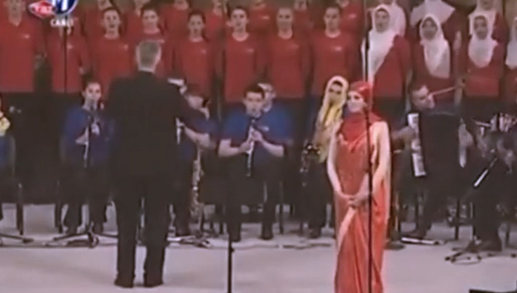 Tangkapan layar video orkestra yang melantunkan lagu Asmaul Husna (sumber: Tangkapan Layar video di Whatsapp)